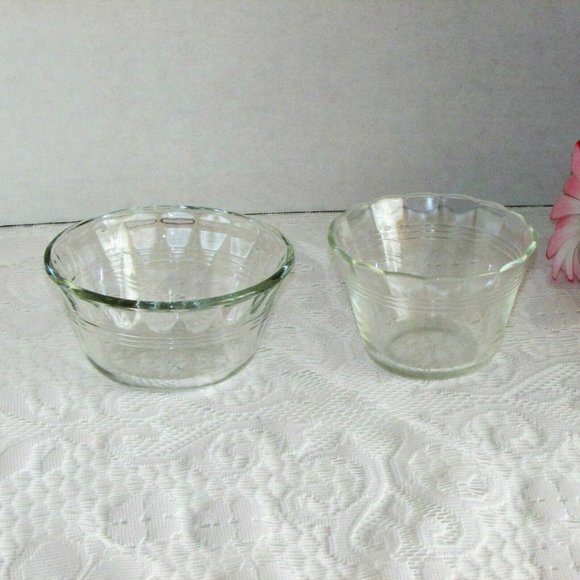 2 Vintage Pyrex Glass Clear Custard Cups Small Bowls Retro Ramekins - Picture 1 of 7
